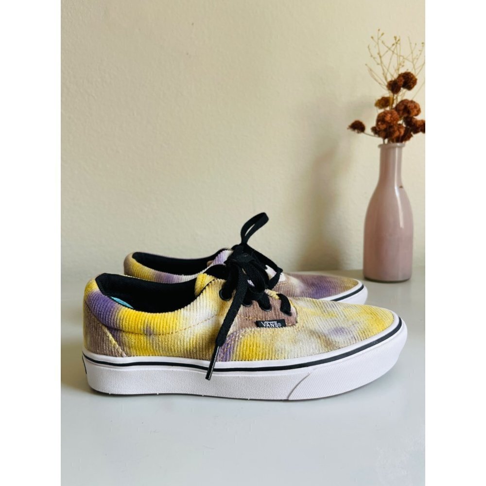 NWT Vans Unisex Tie die shoes W 6 / M 4.5